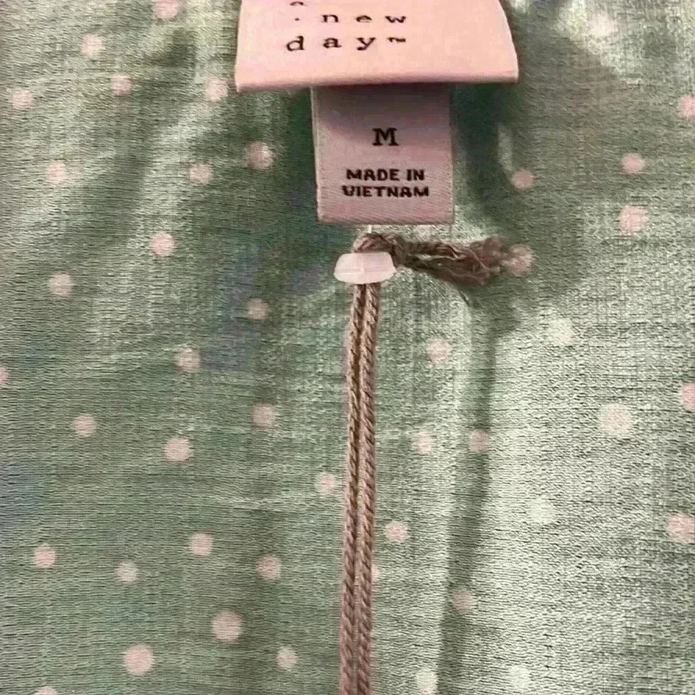 Trendy Women’s Puff Long Sleeve V-neck Top Green White Polka Dots w cutouts Sz M - Picture 8 of 8